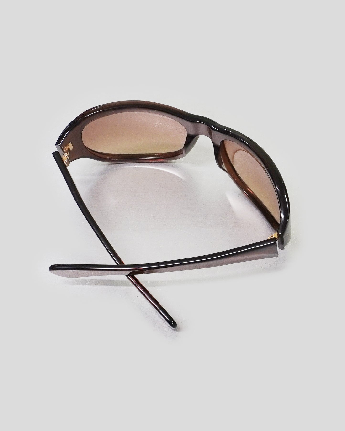 The Atlas in Brown/ Brown Gradient