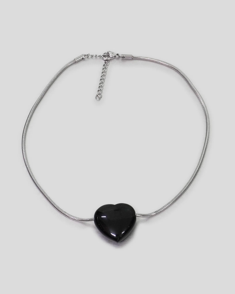 Marland Backus - Heart of Stone black - Sample