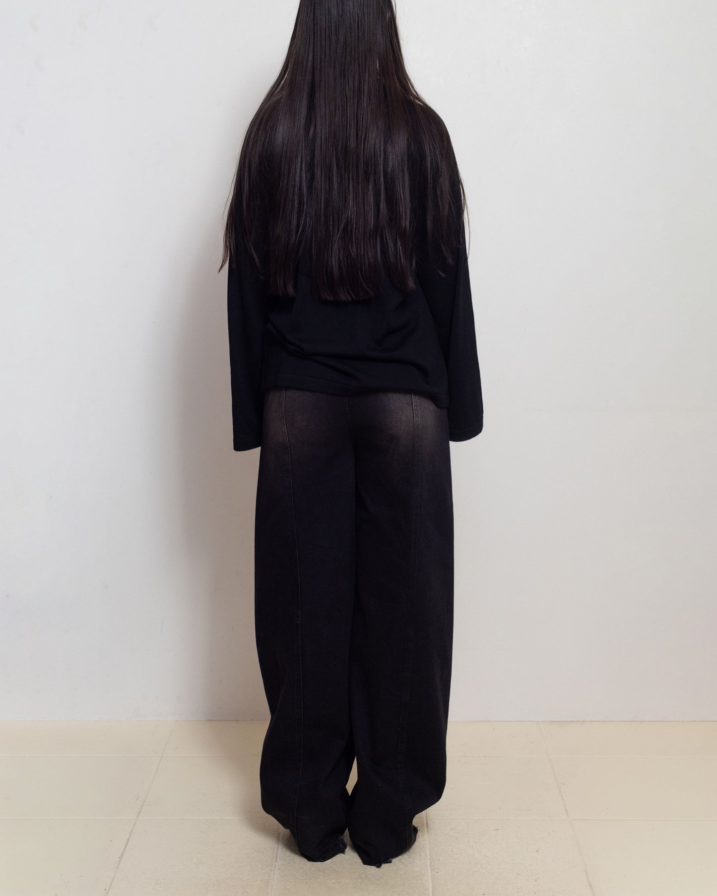 E RT N°20 Black Merino Long Sleeve Tee