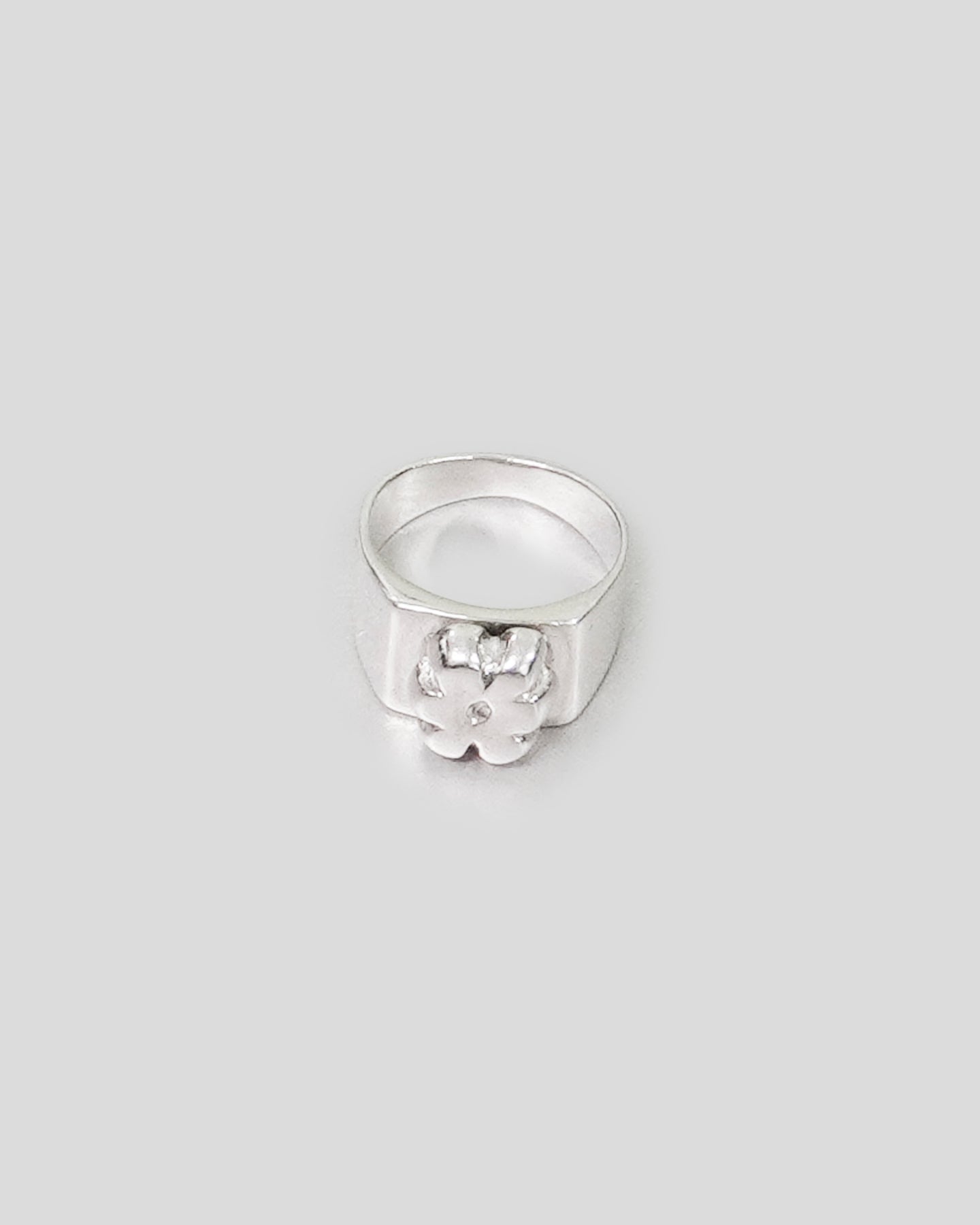 Daisy Signet Ring