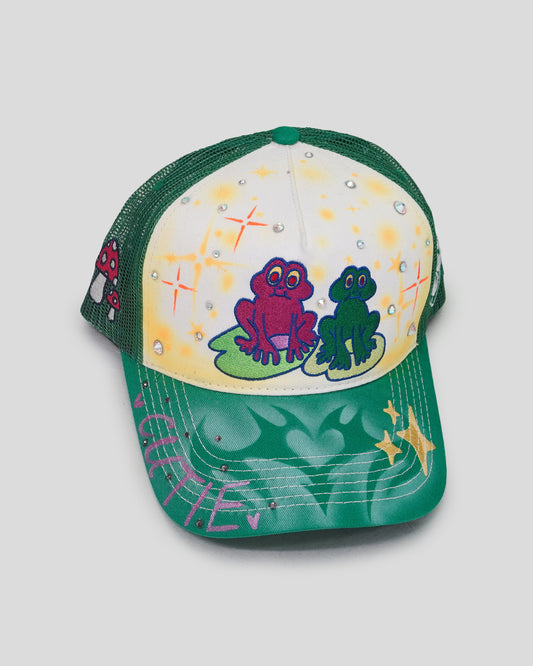 Beepy Bella - Froggy Hat
