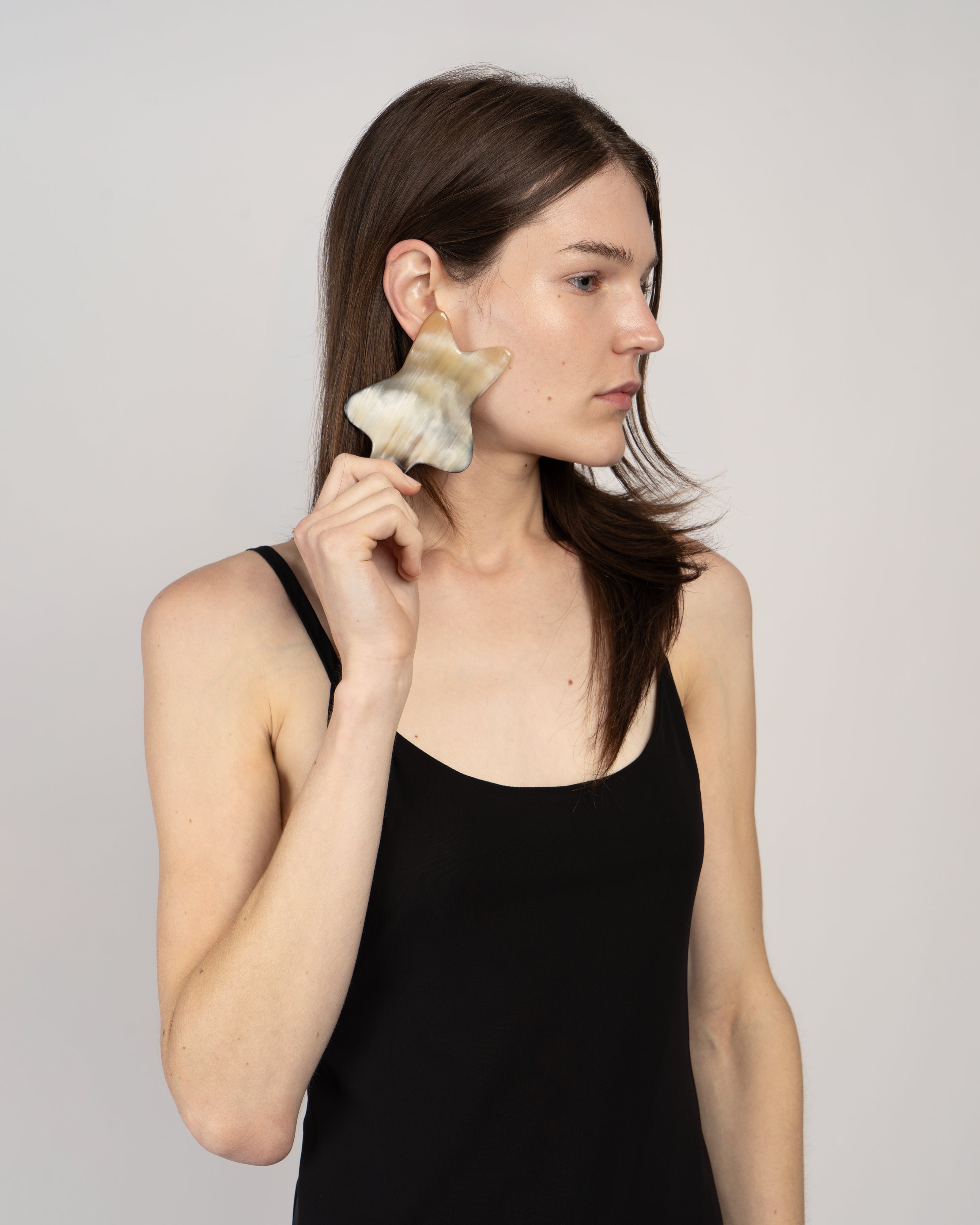 Single Oversized Fallen Earring