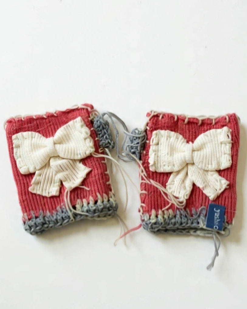 Ribbon Gloves