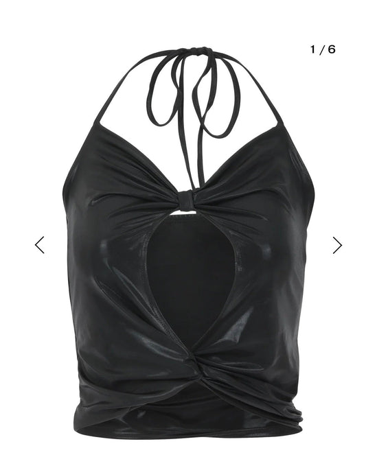 Gigi - Taylor Top Black - Sample