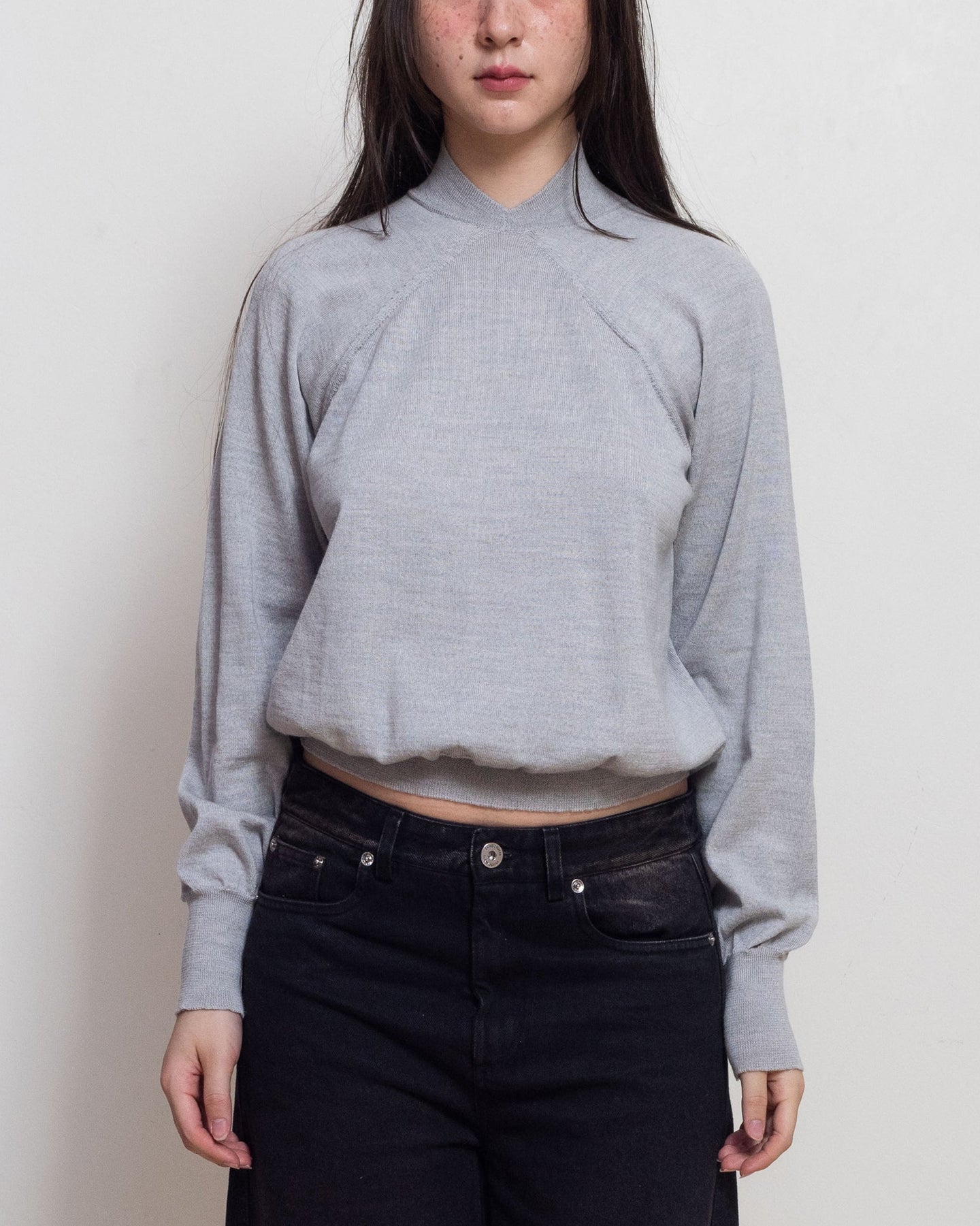 E RT N°40 Light Grey Merino Tapered V-Neck