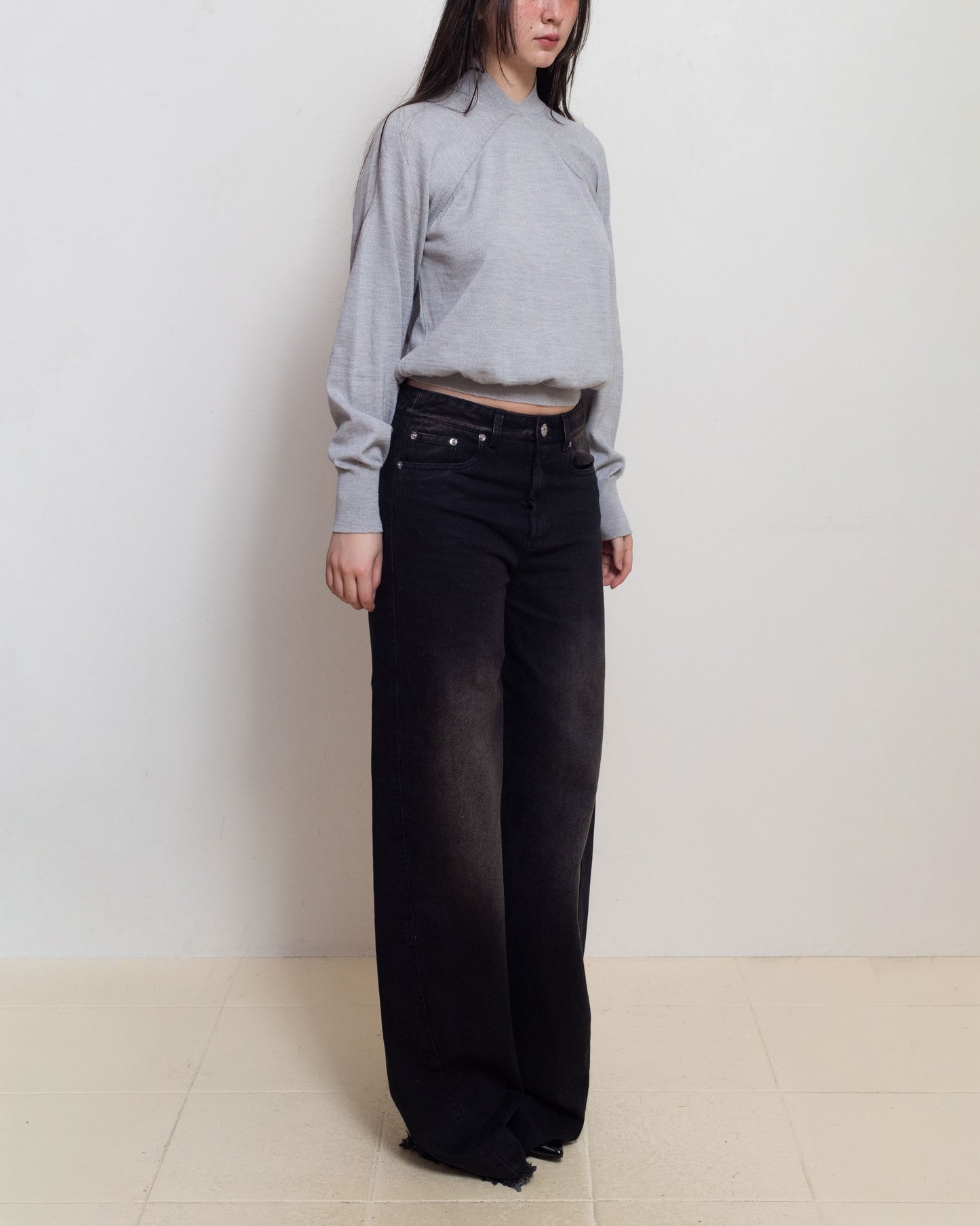 E RT N°40 Light Grey Merino Tapered V-Neck