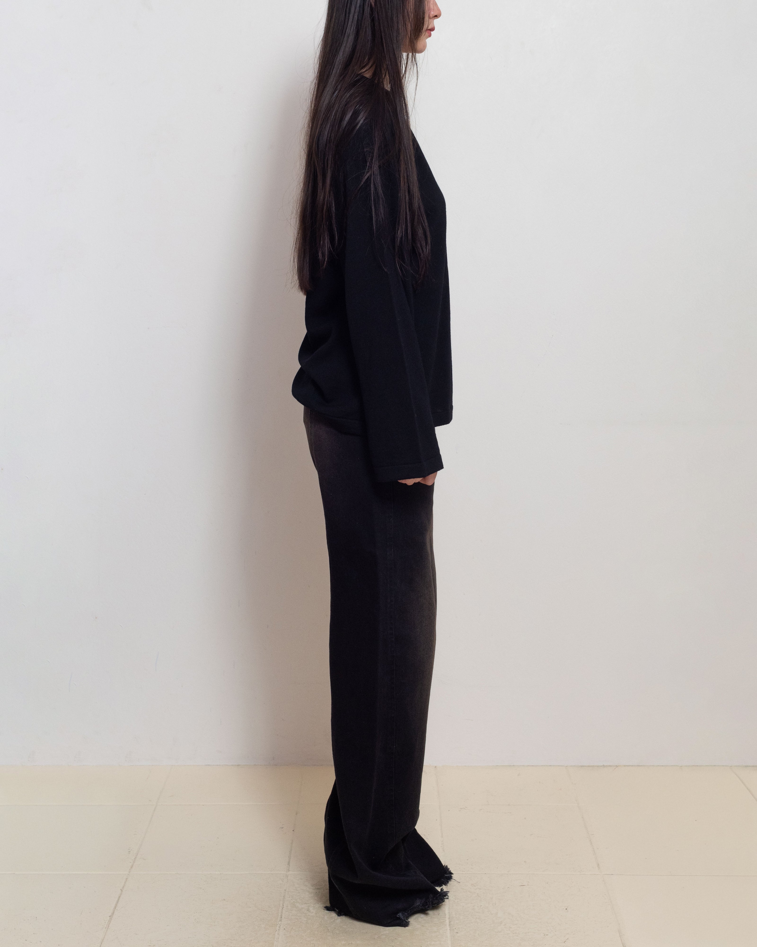 E RT N°20 Black Merino Long Sleeve Tee