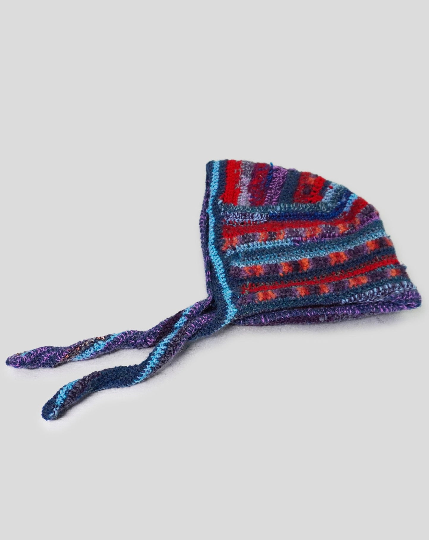 Fiona Jungmann - Crochet Bonnet blue/red